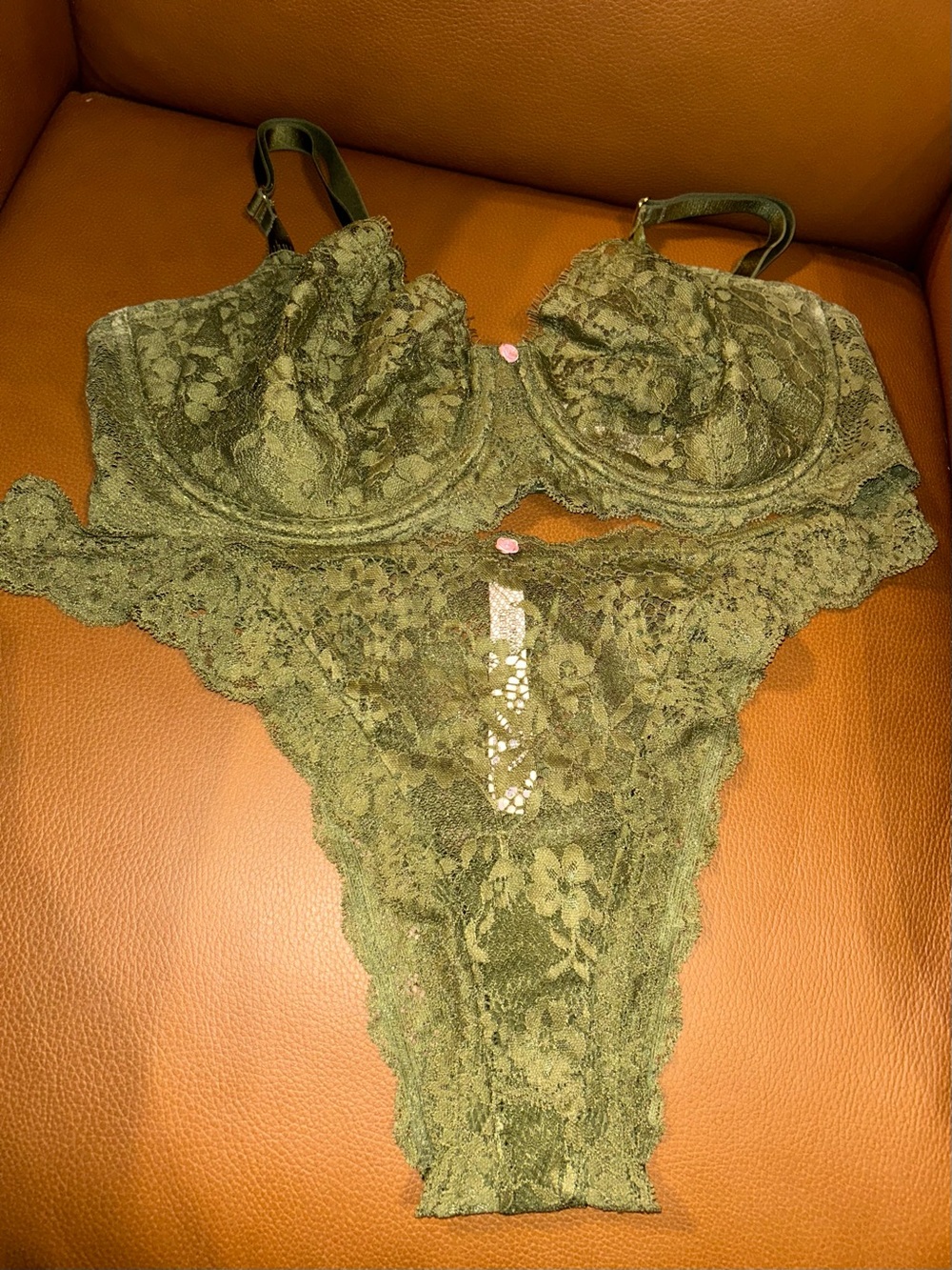 VS Bra & 2 Panty Set